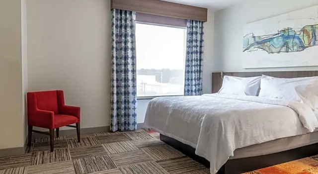 Полулюкс Hilton Garden Inn North Little Rock