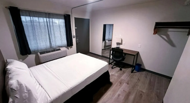 Люкс Premier Studio City Suites, A Travelodge By Wyndham