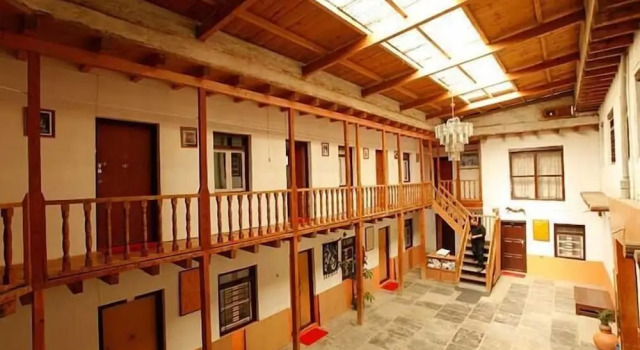 Hotel Om's Home