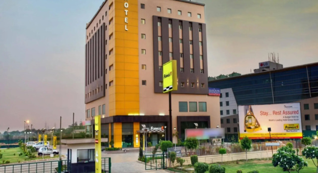 Hotel Caspia Pro Greater Noida
