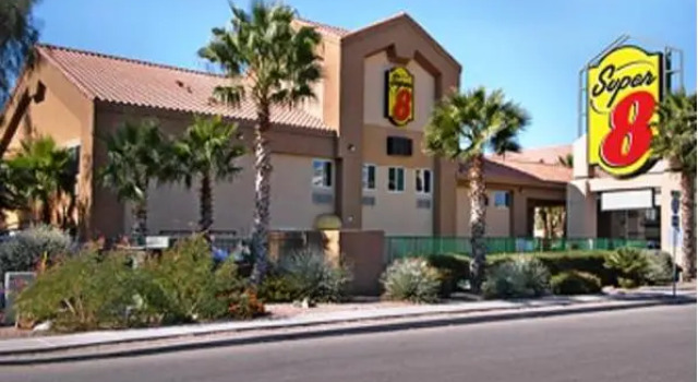 Кровать в общем номере Super 8 by Wyndham Marana/Tucson Area
