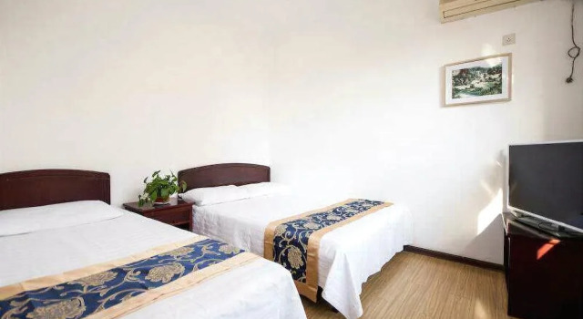Liuzhuang Huayuhai Holiday Hostel, Book Hostel Qinhuangdao Hebei