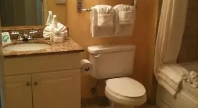 Oceanfront Deluxe Queen Suite # 708