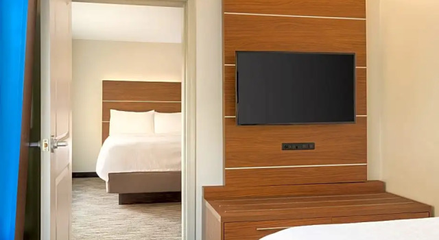Шестиместный люкс c 1 комнатой Holiday Inn Express & Suites Searcy by IHG