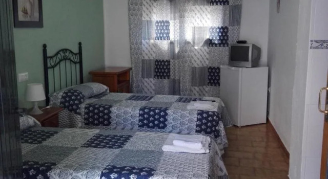 Hostal Villa Mercedes, Забронировать Вилла Чипиона Коста-де-ла-Лус, рядом с Музей El Camaleon Chipiona