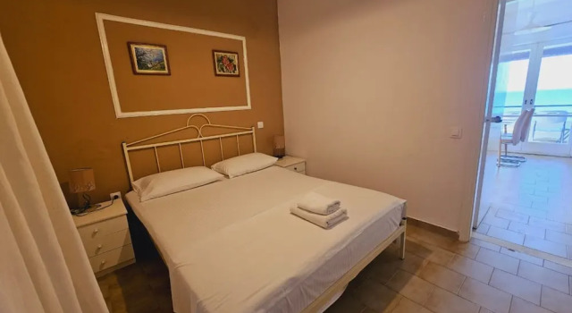 Corfu Glyfada Menigos Resort 67, Забронировать Курортный отель Отели периферии Ионических островов с парковкой, Парковка