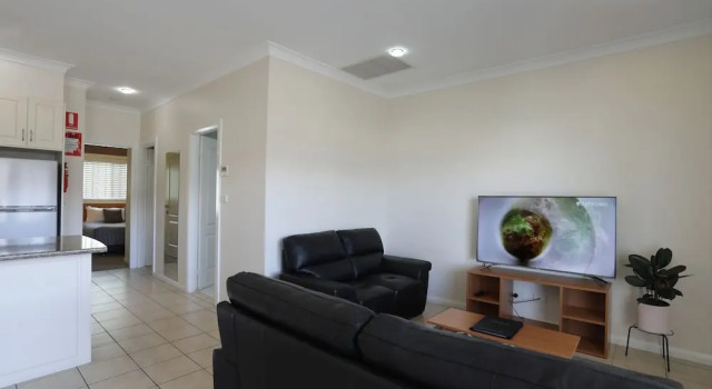 Апартаменты Standard с 2 комнатами Cadman Motor Inn and Apartments