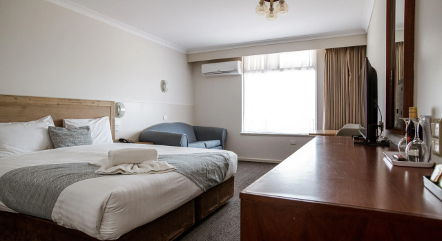 Двухместный номер Standard Hospitality Esperance SureStay Collection by Best Western