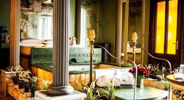 Six Love Gate Lanza, Boek Hotel Borgo Po Turijn