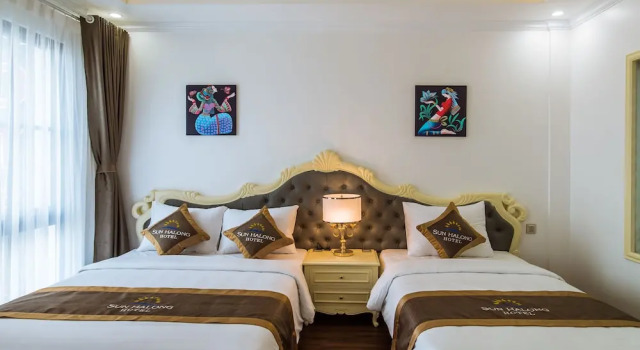 Трёхместный номер Deluxe с балконом Sun Ha Long hotel