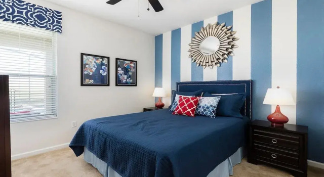 Windsor Hills 6BR Villa Pool/spa Close to Disney, Rezerwuj Willa Hotele w Kissimmee z parkingiem, Parking