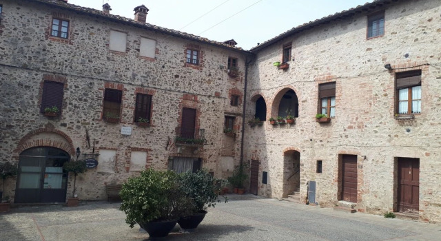 La casa di Elvira, Забронировать Отель Отели Кастельнуово-Берарденга с парковкой, Парковка