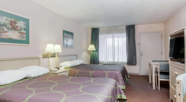 Шестиместный номер Standard c 1 комнатой Super 8 by Wyndham Jasper TX