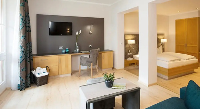 Четырёхместный семейный номер Standard c 1 комнатой с балконом Hotel Wiedemann