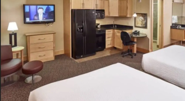 Четырёхместный номер Executive LivINN Hotel Minneapolis North / Fridley