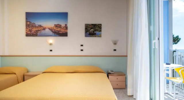 Трёхместный номер Standard с видом на море Hotel Pelikan