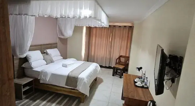 Двухместный номер Deluxe с видом на город Big Tusks Hotel, Marsabit