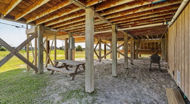 Коттедж с 4 комнатами Sea View Cottage - 110 Ponce De Leon 3 Bedroom Home by RedAwning