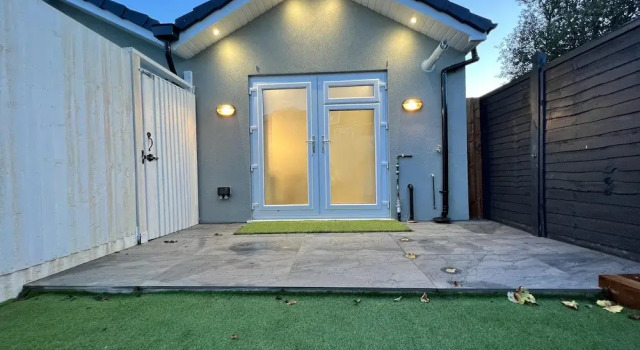 Stunning 1-bed Studio in Greenford