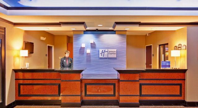 Holiday Inn Express Hotel & Suites Clinton, Boek Hotel Clinton Mississippi