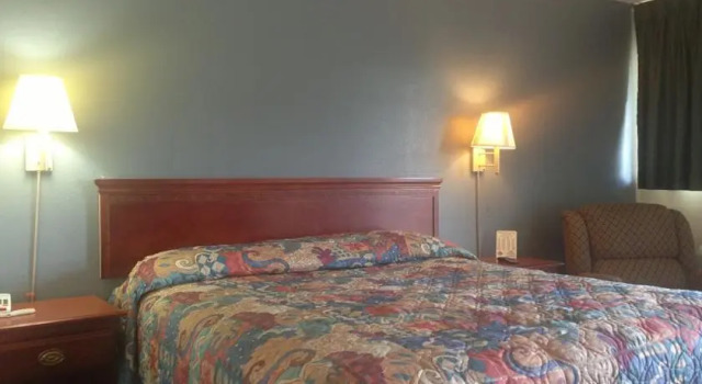 Regency Inn - Terre Haute, Varaa Hotelli Terre Haute Indiana