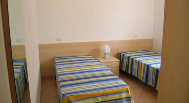 Four Family House - Tree Rooms apt. 5/7 ps.; 250-300 to the sea (sandy beach)-SERENA D, Book Hotel Capoliveri Elba