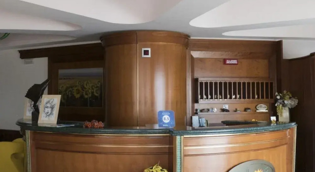 Hotel Il Girasole, Varaa Hotelli Bova Marina Calabria