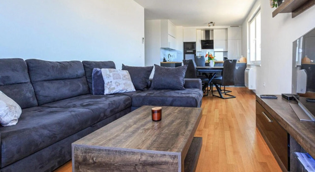 Beautiful Apartment in Zadar With Wifi and 2 Bedrooms