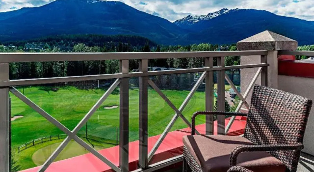 Люкс с балконом и с видом на горы The Westin Resort & Spa, Whistler