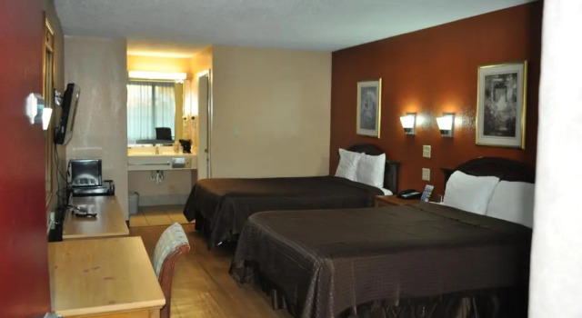 Четырёхместный номер Standard Bestway Inn - Madison