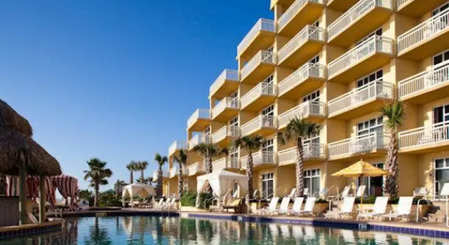 Трёхместный номер Economy The Shores Resort & Spa