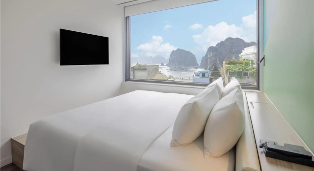 Двухместный номер Standard с видом на залив Tru by Hilton Ha Long Hon Gai Centre