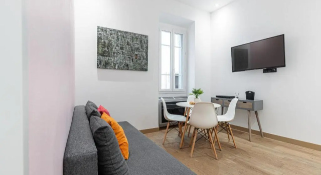 Garibaldi Square - 1 Bdr Old Town AC, Забронировать Отель Ницца Приморские Альпы, рядом с Касл-Хилл