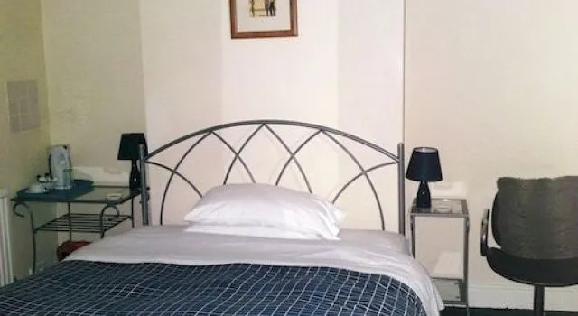 Crestwell House Bed & Breakfast, Брондау Қонақ үй Истли Hampshire