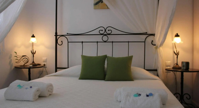 Theros Houses Santorini, Забронировать Дом для отпуска Отели Агия Параскеви с парковкой, Парковка