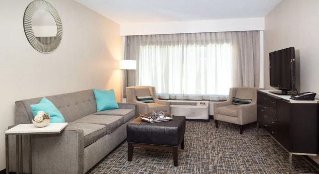Двухместный полулюкс Crowne Plaza Memphis Downtown by IHG