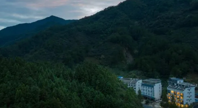 Songyun jian Holiday Hotel (Mount Huang Scenic Area), Prenota Hotel Huangshan 