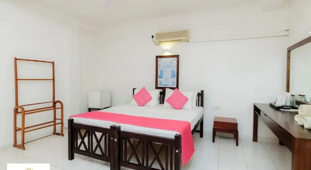 Двухместный номер Standard с балконом и с видом на сад Royal Beach Hotel Hikkaduwa