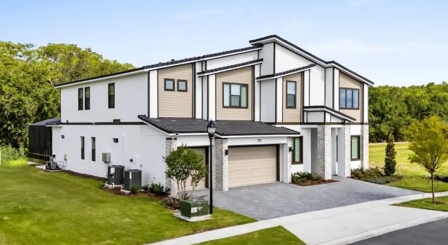 Brand New Modern State of the Art Home Sleeps 31