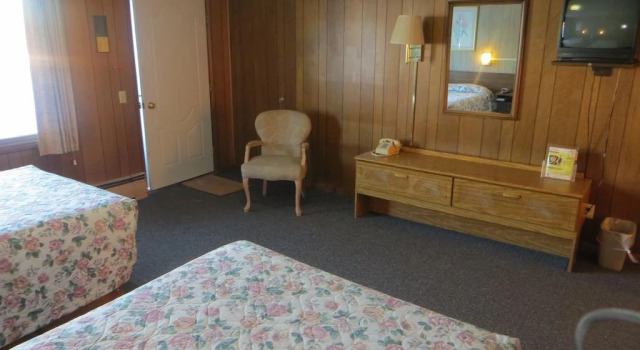 Prairie Motel, Rezerwuj Motel Merrill Wisconsin