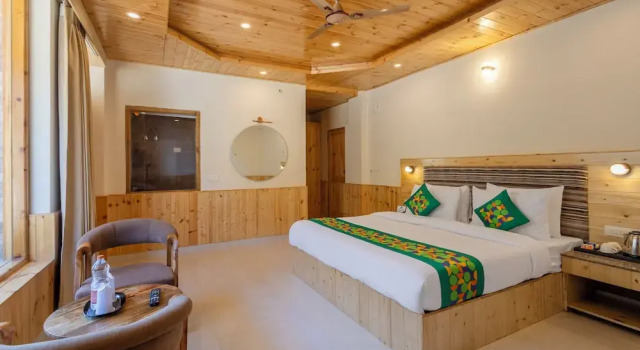 Номер Deluxe с балконом Treebo Premium Silverstone Resort With Mountain Valley View