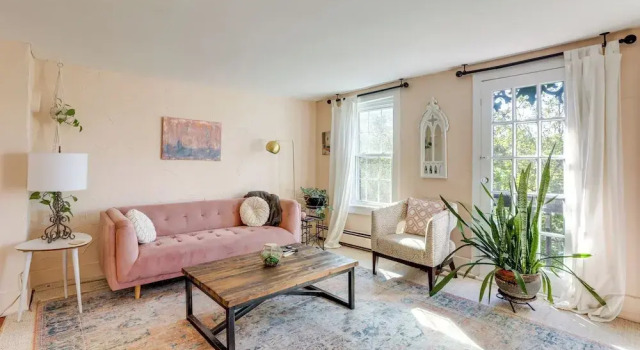 Апартаменты Lambertville Retreat - Walk to Shopping & Dining!
