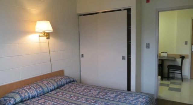 Люкс Standard с 2 комнатами UNB Saint John Summer Hotel