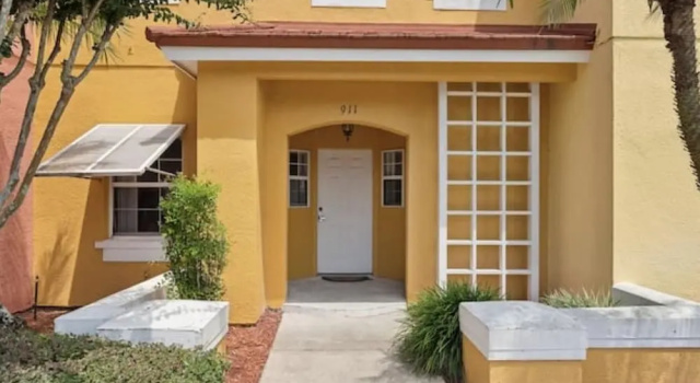 Beautiful Townhome at Lake Barkley With Pool View!, Rezerwuj Hotel Kissimmee Kissimmee