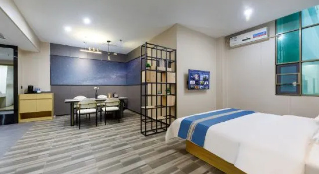 Двухместный люкс Deluxe Hongrun Hotel (Shenzhen Buji East Railway Station)