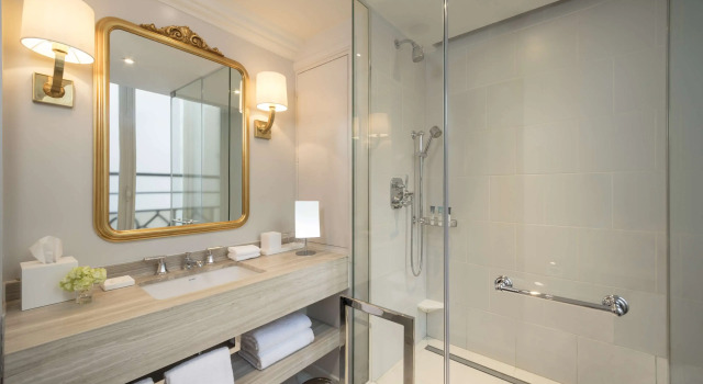 Четырёхместный люкс Семейный с красивым видом из окна Hôtel du Louvre, in The Unbound Collection by Hyatt
