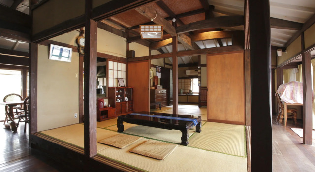 Ishigakijima Akagawara Villa, Rezervovat Vila Chaty v Taketomi, Chalupa