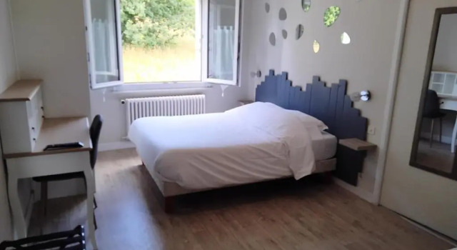 Трёхместный номер Standard Hôtel-Relais De Trefeuntec