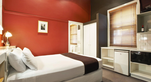 Tolarno Hotel, Book Hotel  