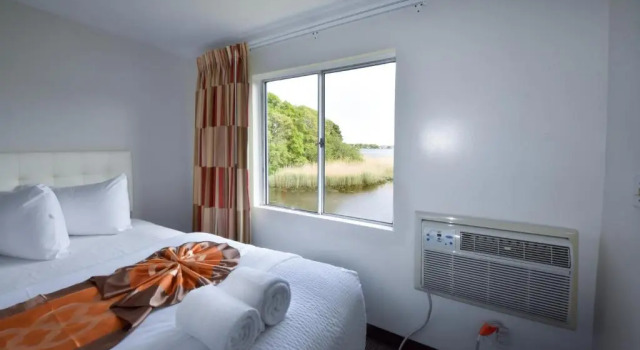 Четырёхместный номер Standard Cape Sands Inn